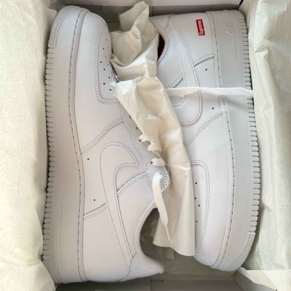 Size 12 - Nike Air Force 1 x Supreme Box (Logo - White)